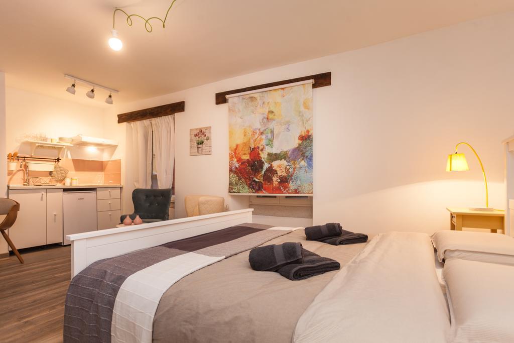 Apartments And Rooms Hey روفينج المظهر الخارجي الصورة